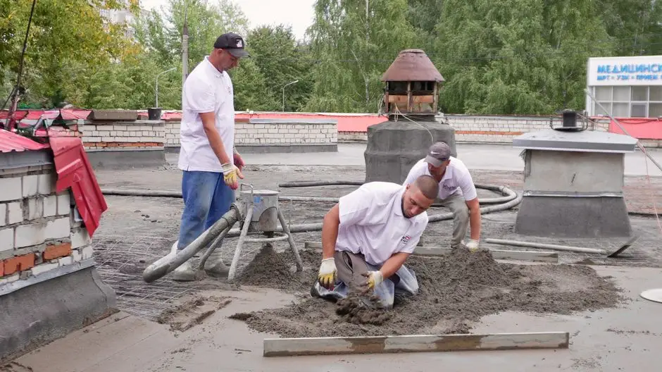 Local Roofing contractor team in Cutler Bay